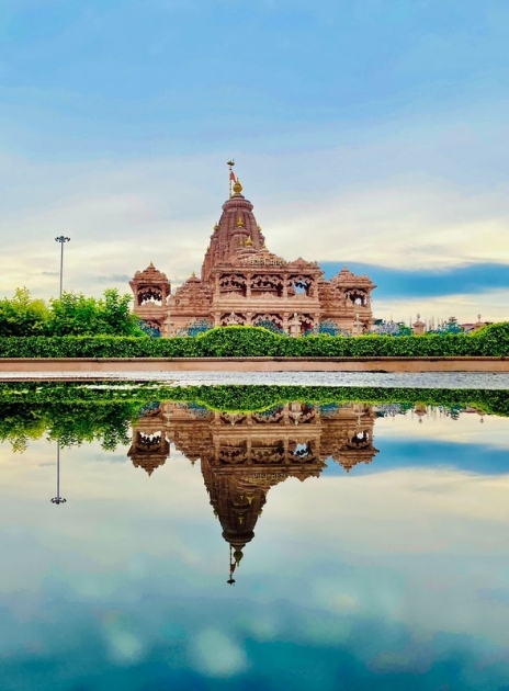 Dehradun to Kirti Mandir Taxi Service